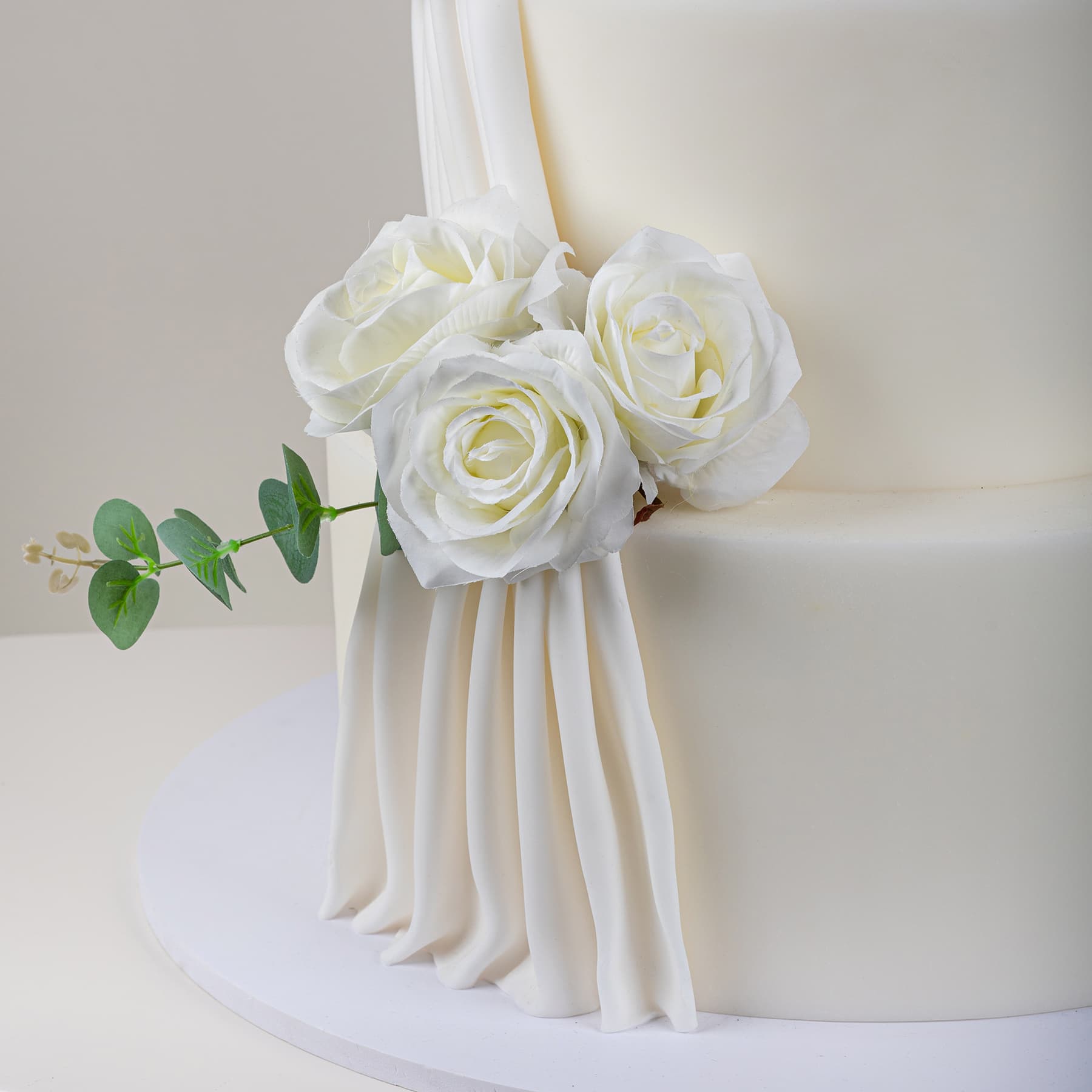 Roses Wedding Cake